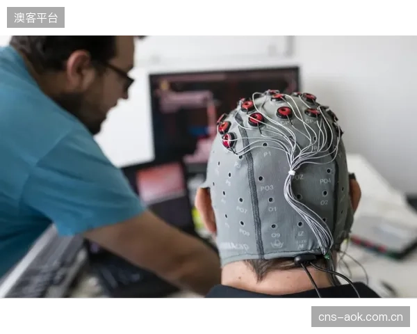 未来五年，脑机接口将与VR孪生系统结合，实现真正意义上的“意念战术推演